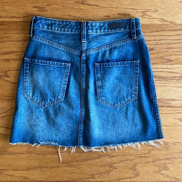 Abercrombie & Fitch Denim Raw Hem Skirt. NWOT. Size 24 - Picture 6 of 10